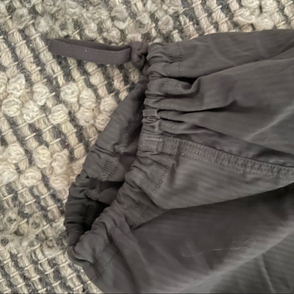 Lululemon shorts / capris / Bermuda shorts - Picture 5 of 6